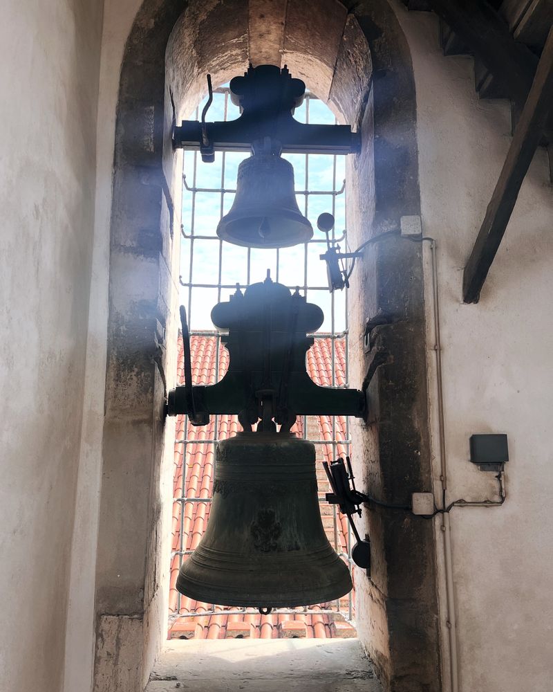 Sinos da torre sineira da Igreja de Nossa Senhora da Pena